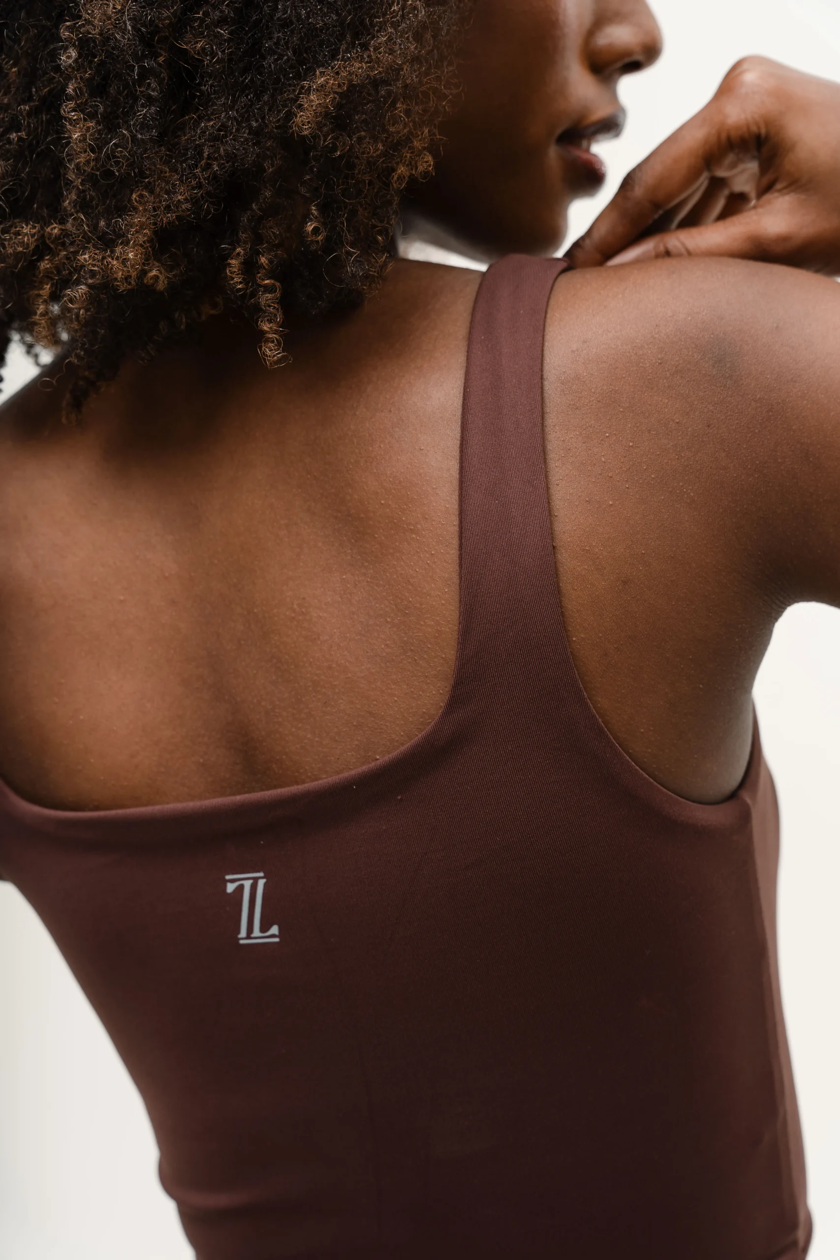 Conjunto Essencial: Flare Legging + Drift Top Castanho